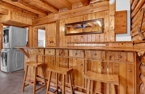 Mayhew Cabin | “Logged Out”- Log Cabin Rental