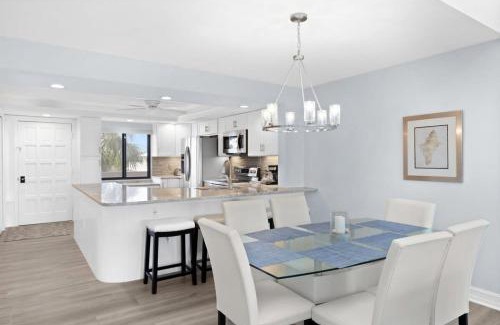 Sanibel House | Loggerhead 253- Beachfront Residence w Vaulted Ceilings