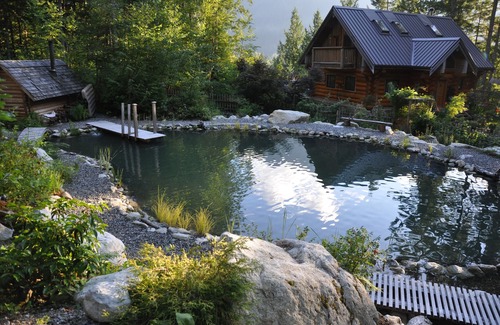 Upper Squamish House | Loghouse Lodge with Glacier View and Private Natural Swimming Pond