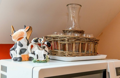 Leidschendam Apartment | Logies 7: Spacious 2-person apartment.