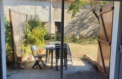 Varennes-les-Narcy House | Logis Côté Jardin