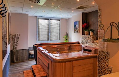 Bort-les-Orgues Hotel | Logis Central Hôtel - Restaurant & Spa
