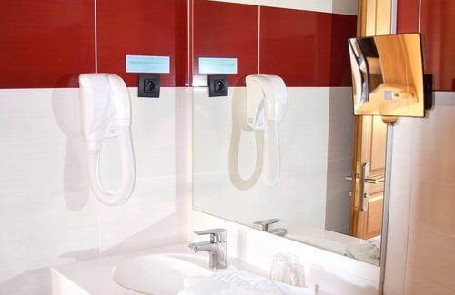 Creney-pres-Troyes Hotel | Logis De France Des Sources
