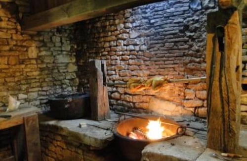 Aunac-sur-Charente House | Logis de Lichères, 100 metres from the Charente river