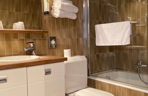 Argonay Hotel | Logis Hôtel Annecy Nord/Argonay