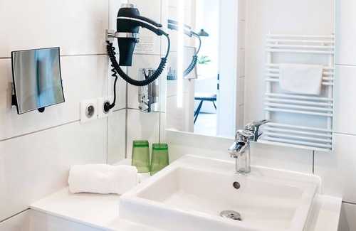 Bartenheim Hotel | Logis Hôtel Au Lion Rouge
