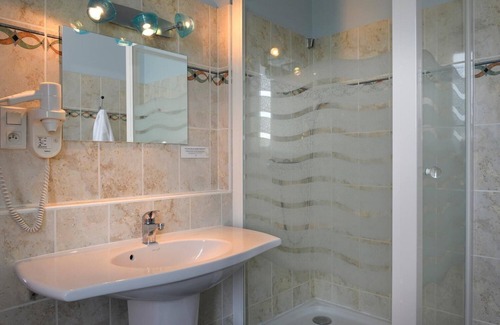 Salbris Hotel | Logis Hôtel du Dauphin