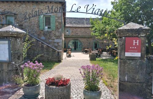 Saint-Andre-de-Najac Hotel | Logis hôtel l'instant Mont le Viaur