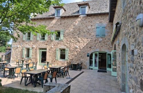 Saint-Andre-de-Najac Hotel | Logis hôtel l'instant Mont le Viaur