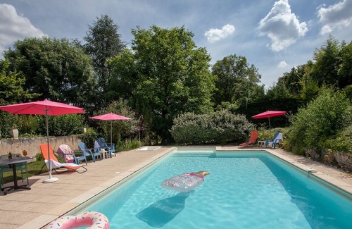 Manzac-sur-Vern Hotel | Logis Hôtel Le Lion d'Or