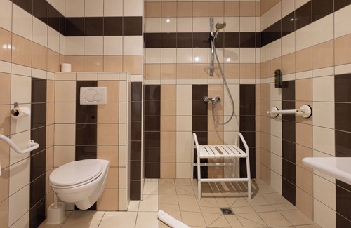 Saujon Hotel | Logis Hôtel Le Richelieu - Royan Atlantique