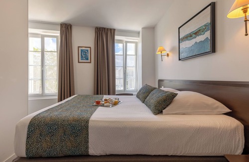 Saujon Hotel | Logis Hôtel Le Richelieu - Royan Atlantique