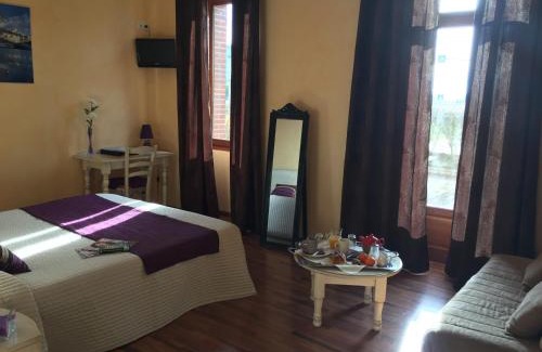 Nouilhan Hotel | Logis Hôtel Les 3B