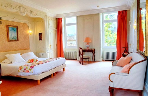 Dirac Hotel | Logis Hôtels Domaine du Châtelard
