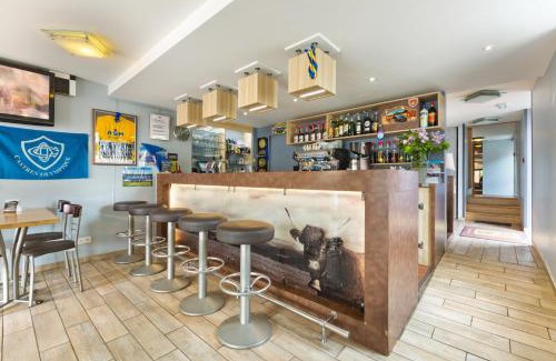 Saint-Sauves-d'Auvergne Hotel | Logis Hotel De La Poste
