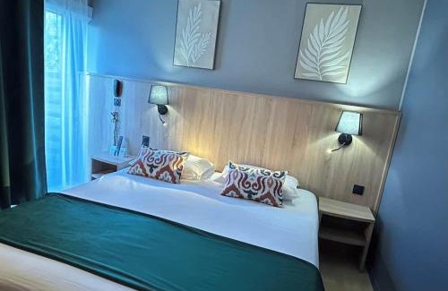 Saint Dezery Hotel | Logis Hotel Les Gravades Ussel