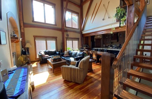 East Kootenay House | Logues Lodge Kimberley Chalet @ Ski Hill & across from Trickle Creek Golf Course