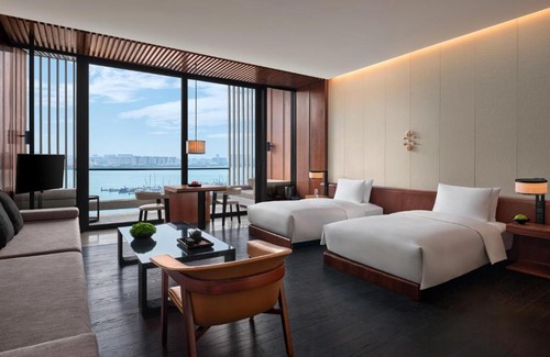 Huli Hotel | Lohkah Hotel & Spa-Free Welcome Fruit Plate