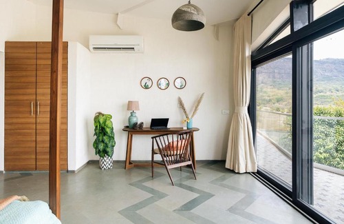Paud Villa | LohonoStays Villa Trisara