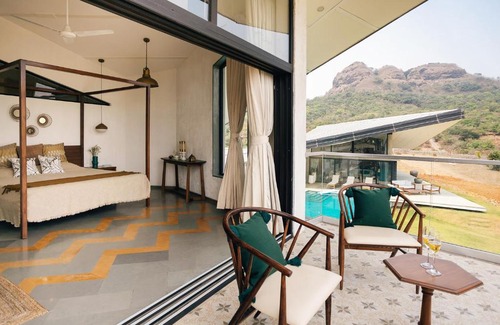 Paud Villa | LohonoStays Villa Trisara