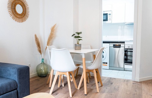 Parque de Roma Apartment | LOIRA BERDUSÁN: Modern Comfort Near the AVE