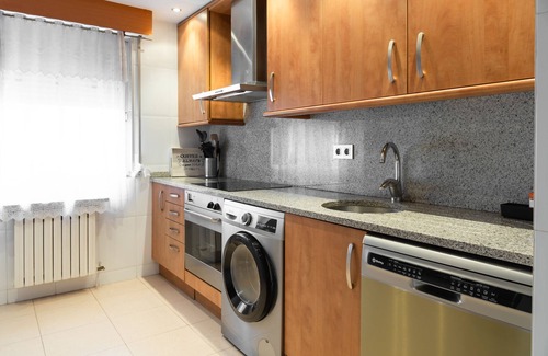 Delicias Apartment | LOIRA FERREIRO: Spaciousness in a Residential Area