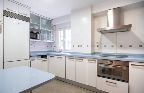 Parque de Roma Apartment | LOIRA PARQUE ROMA: Bright and Comfortable in Delicias