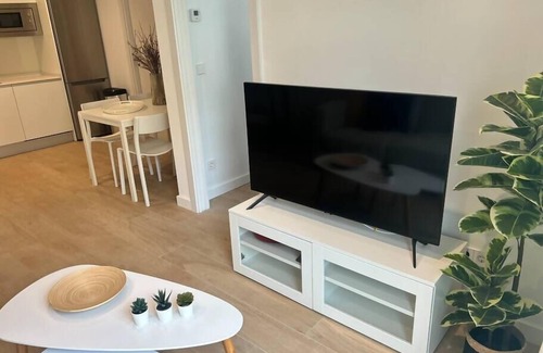 Zaragoza Centro Apartment | LOIRA RIO HUERVA: Luminous in Residential Area