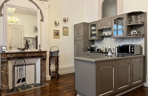 Blois Apartment | Loire Valley 18C 3-star apartment in Centre with today’s comfort and garden