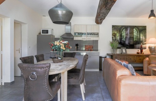 Continvoir House | Loire Valley Country House with large private garden and access to castle pool
