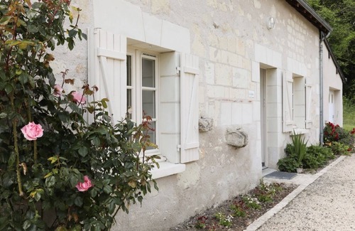 Continvoir House | Loire Valley Country House with large private garden and access to castle pool