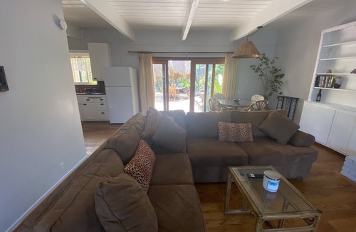 Gas Lamp Section Apartment | Lois Lane's Large Lovely Manhattan Beach Studio!