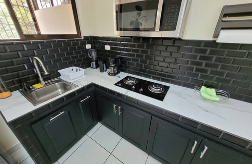 Barrio Pilo Condo | Loky's Apartment #1 - Just 10 minutes walk from downtown La Fortuna