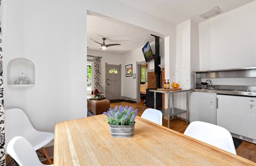 Old Town West House | Lola House! Cozy Comfort, Prime Old Town Location
