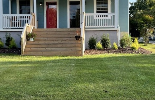 Greensboro House | Lola’s Retreat with private office