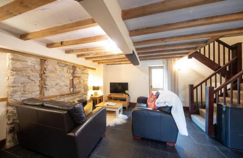 Crowdecote House | Lomas Cottage