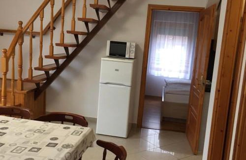 Harkany House | Lomb Nyaraló