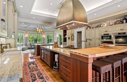 Sonoma House | Lomita Estate - En-Suite 6 BD, Pool, Spa, Near Plaza