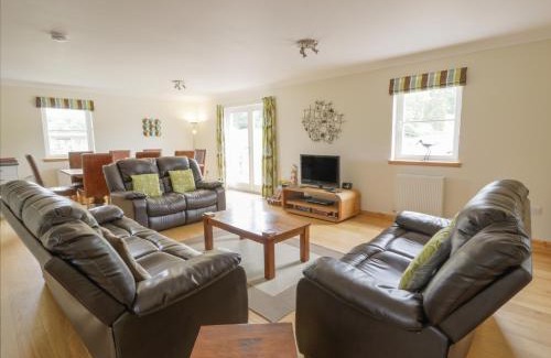 Murthly House | Lon Cottage
