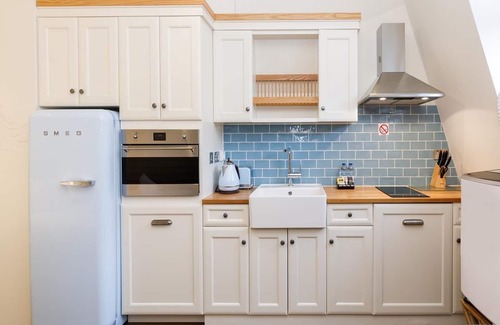 Riverside Apartment | London Bridge Boutique Apartments by Viridian Apartments