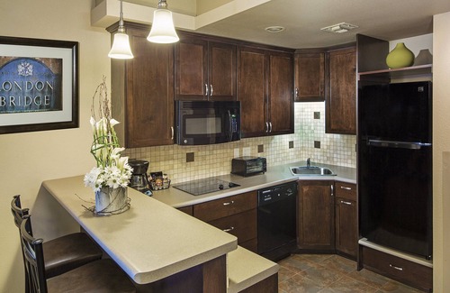 Lake Havasu City Resort | London Bridge Resort