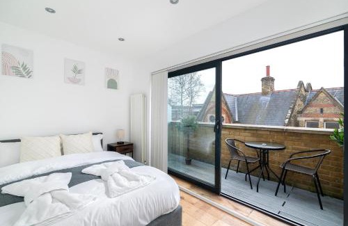 Weavers House | London City Brick Lane 3 Bedroom 2 Living Room 2 Bathroom Balcony New