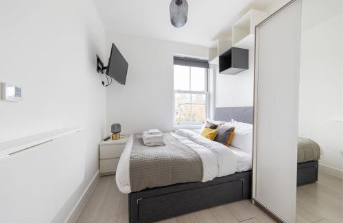St. George's Apartment | London Double Bedroom Hotel In Tufnell Park With WiFi