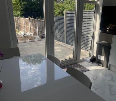 West Finchley House | London En-Suites