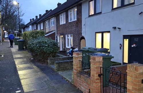 Kidbrooke with Hornfair Apartment | London Glamour Apartment Two