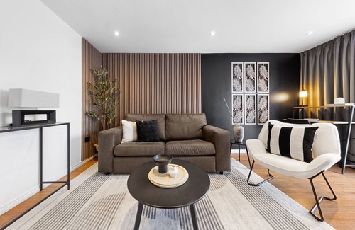 Coppetts Apartment | London Grove Apartments