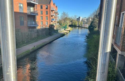 Yiewsley Apartment | London Heathrow Apartment - West Drayton