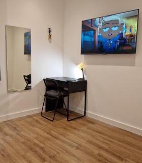 St. Helen's Apartment | London Kensington Room