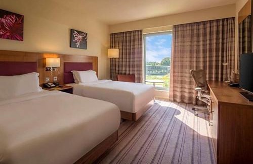 Tea Green Hotel | London Luton Vale Hotel