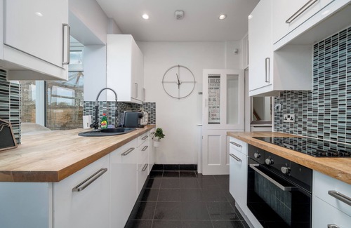 West Putney House | London Lux House near Queen Mary Hospital FREE parking garden near Richmond Park